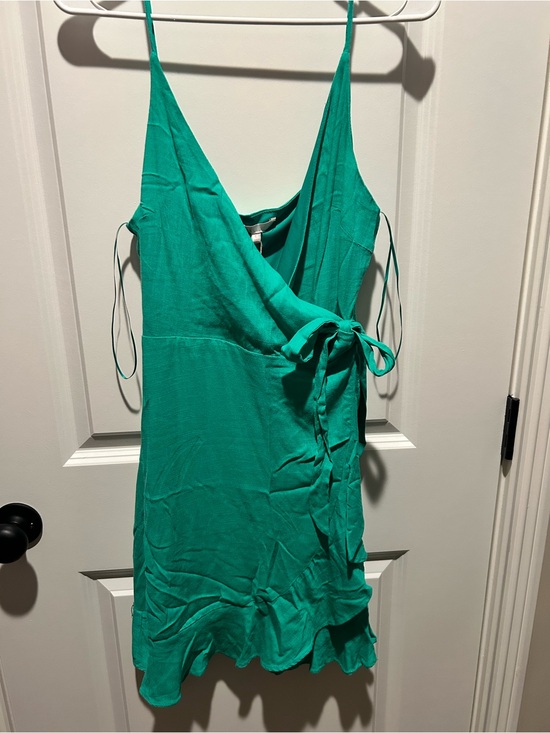 Gianni Bini Dresses & Skirts - Gianni Bini Teal Wrap Dress with Side Tie
